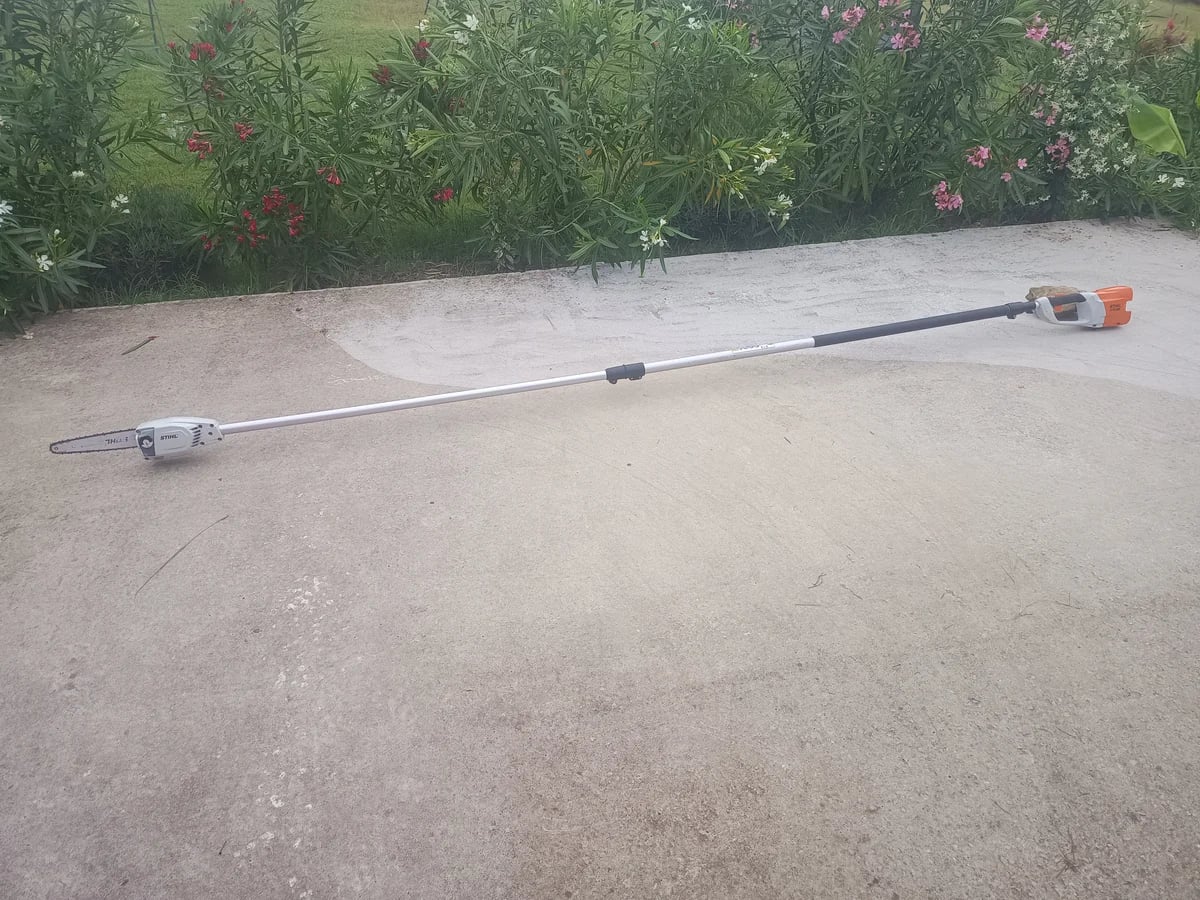 Tronçonneuse perche élagueuse télescopique Stihl à batterie