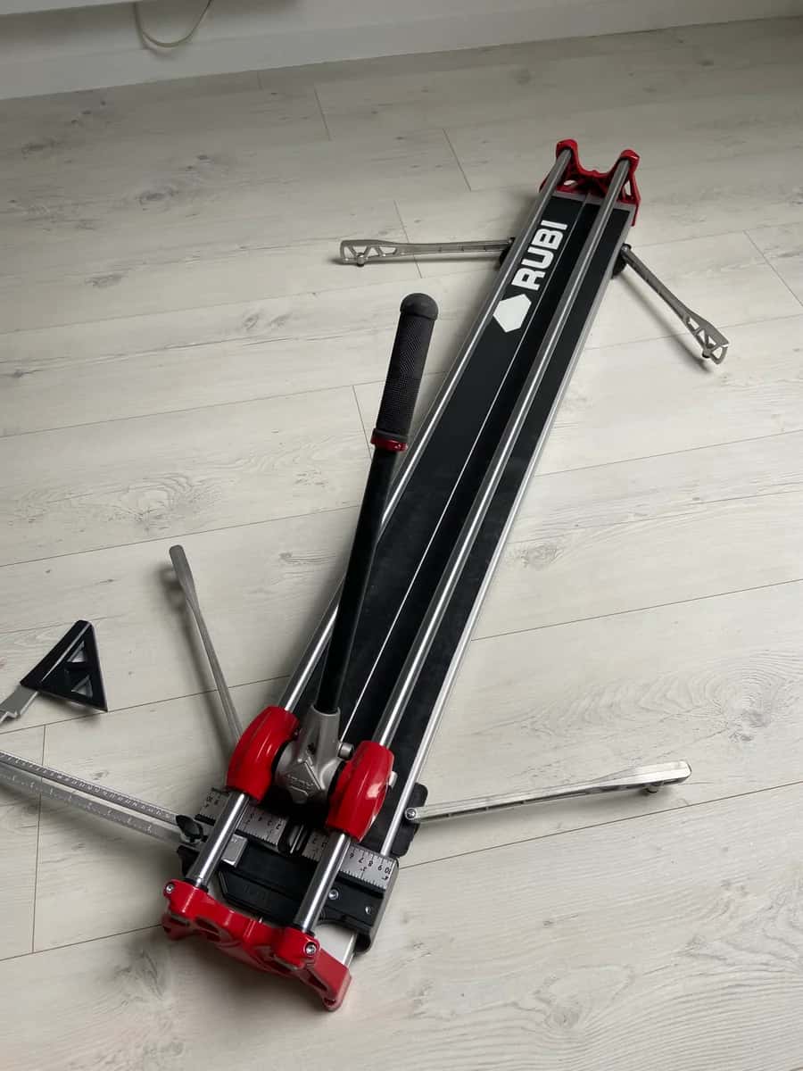 COUPE CARREAUX MANUEL