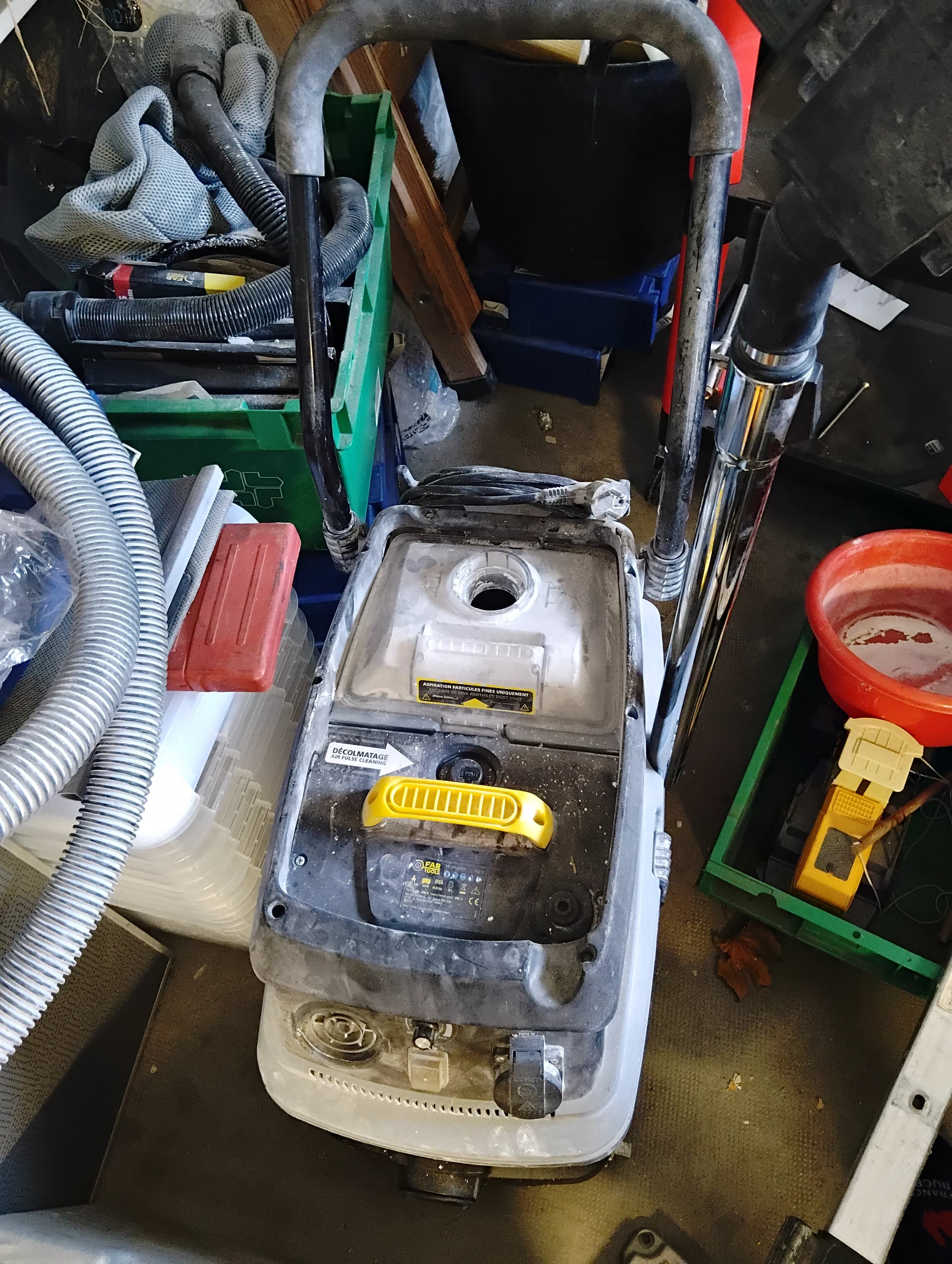 Aspirateur eau et poussières fines