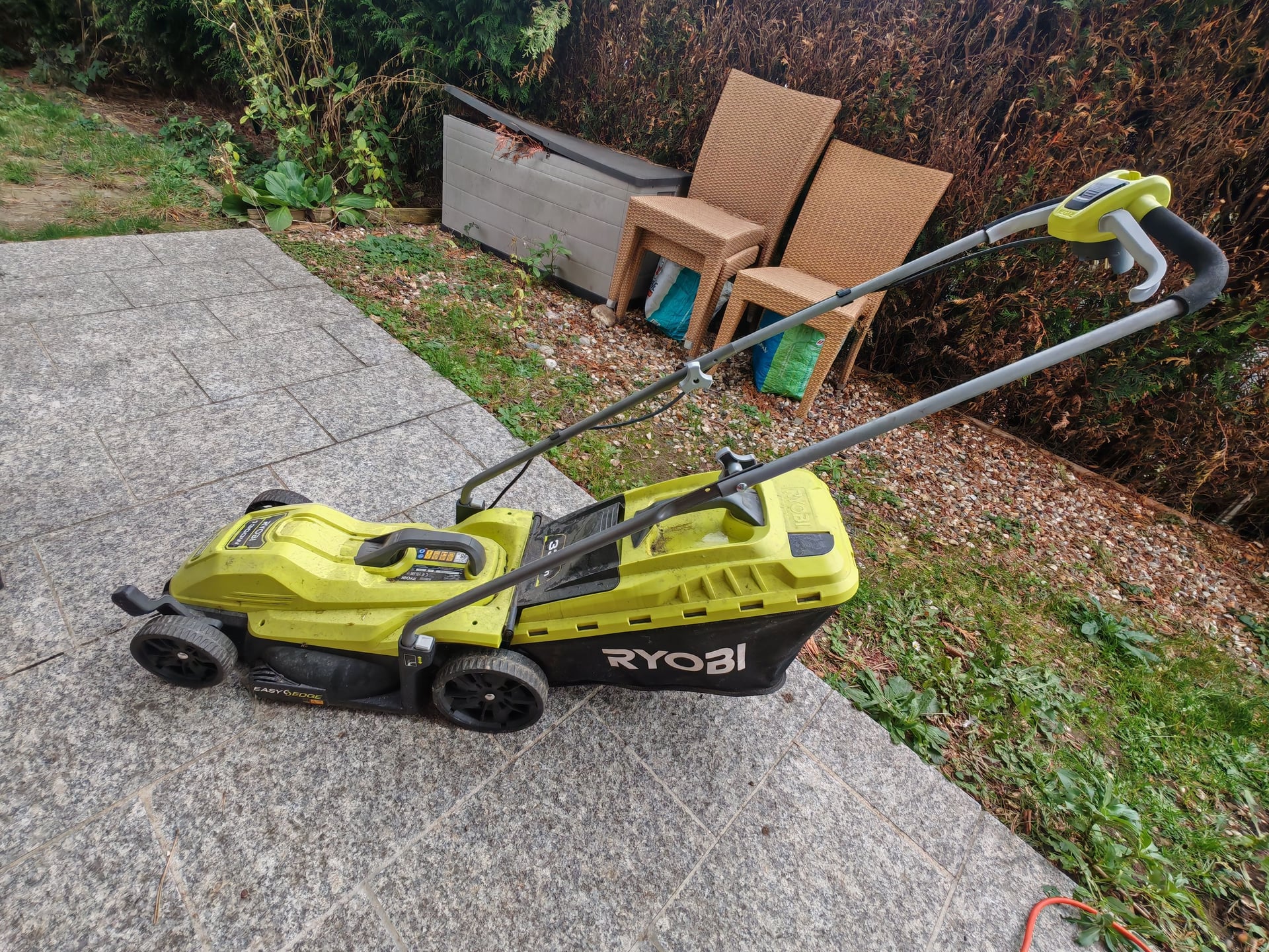 Tondeuse électrique filaire RYOBI