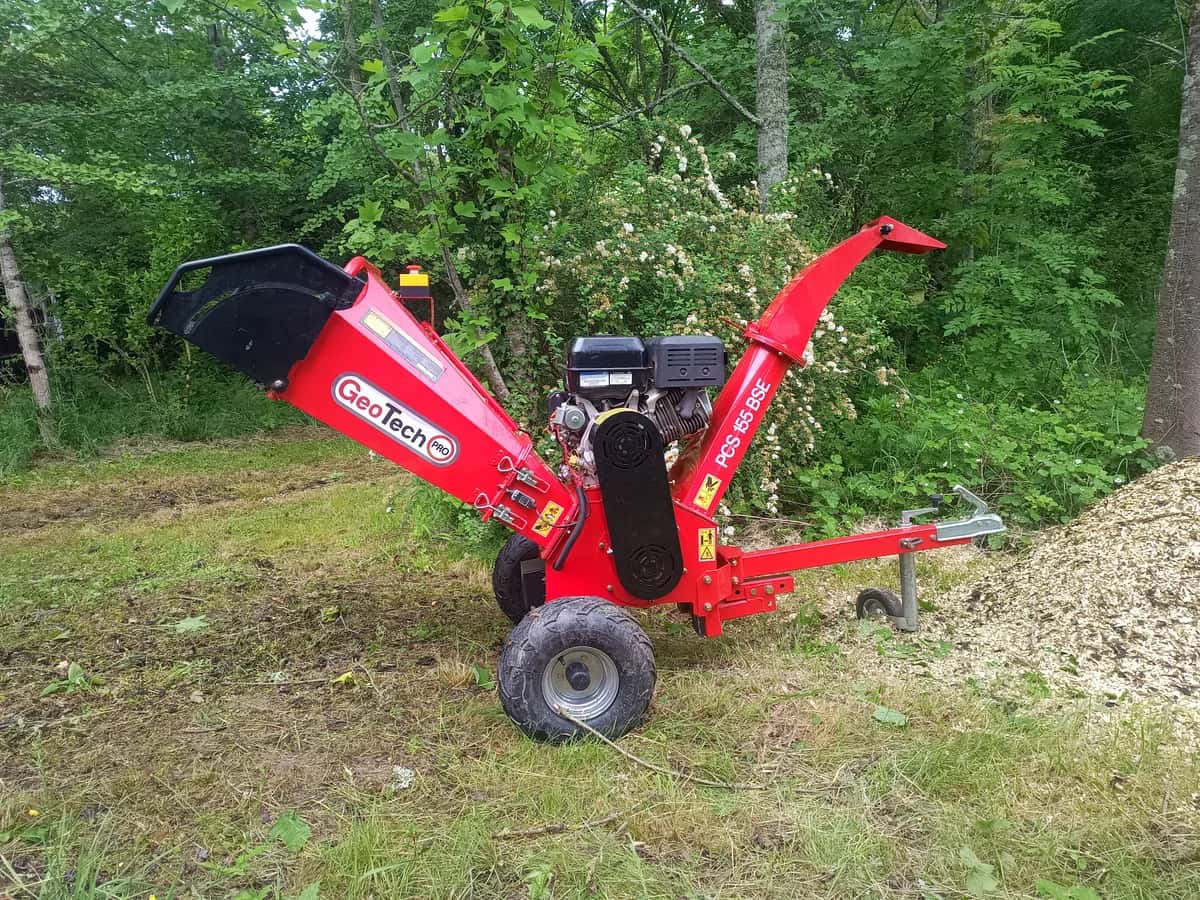 Broyeur à branches 15ch disponible à la lo
cation entre particuliers