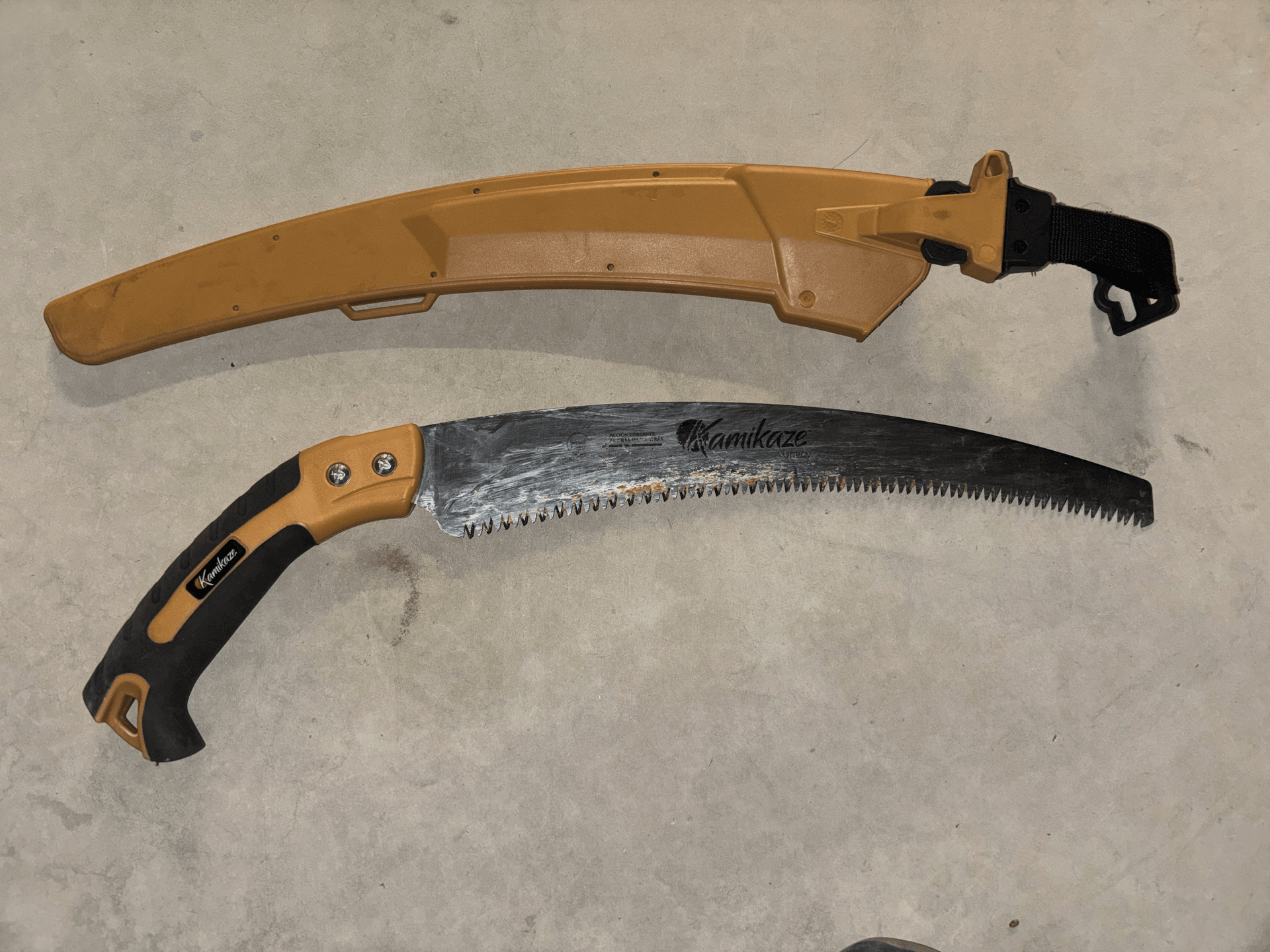 Scie à main Kamikaze