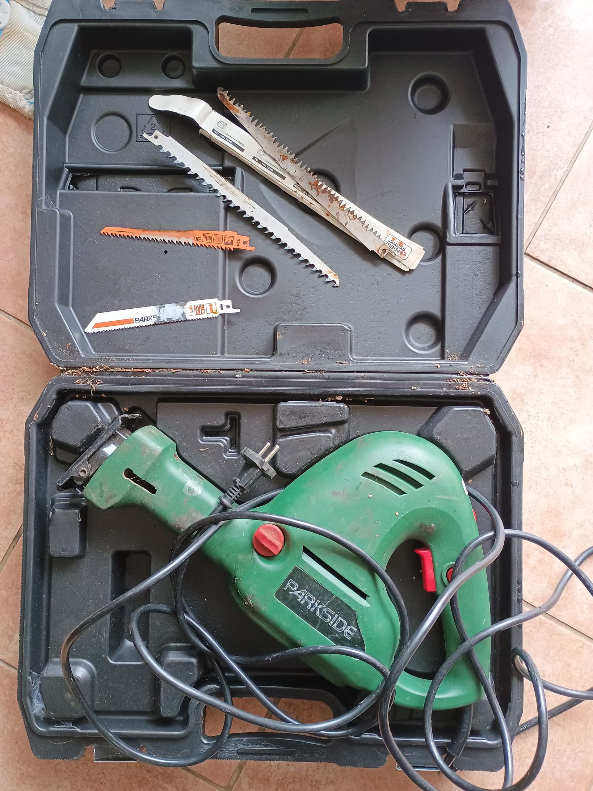 Scie sabre multi lame Parkside