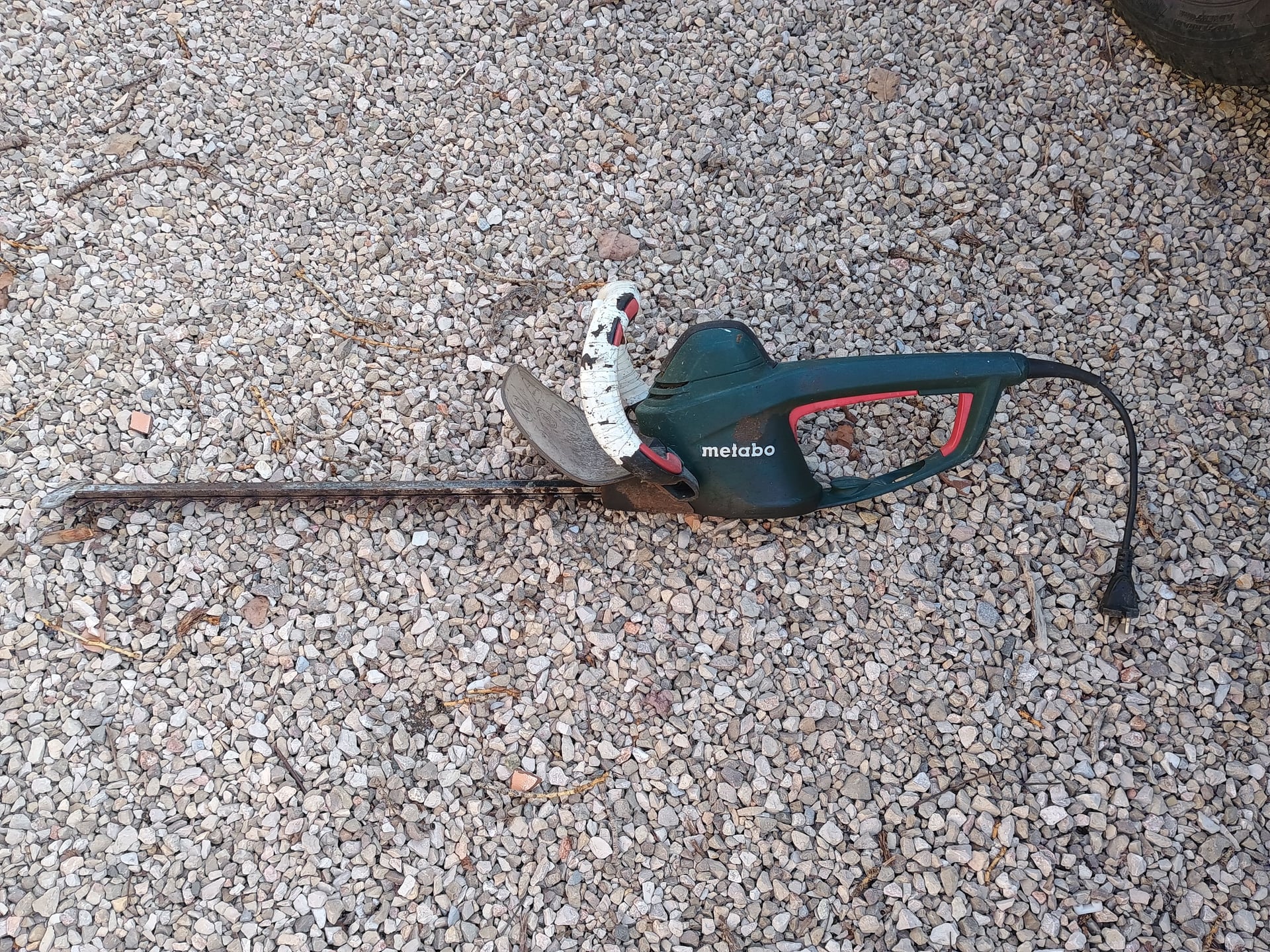 Taille haie électrique