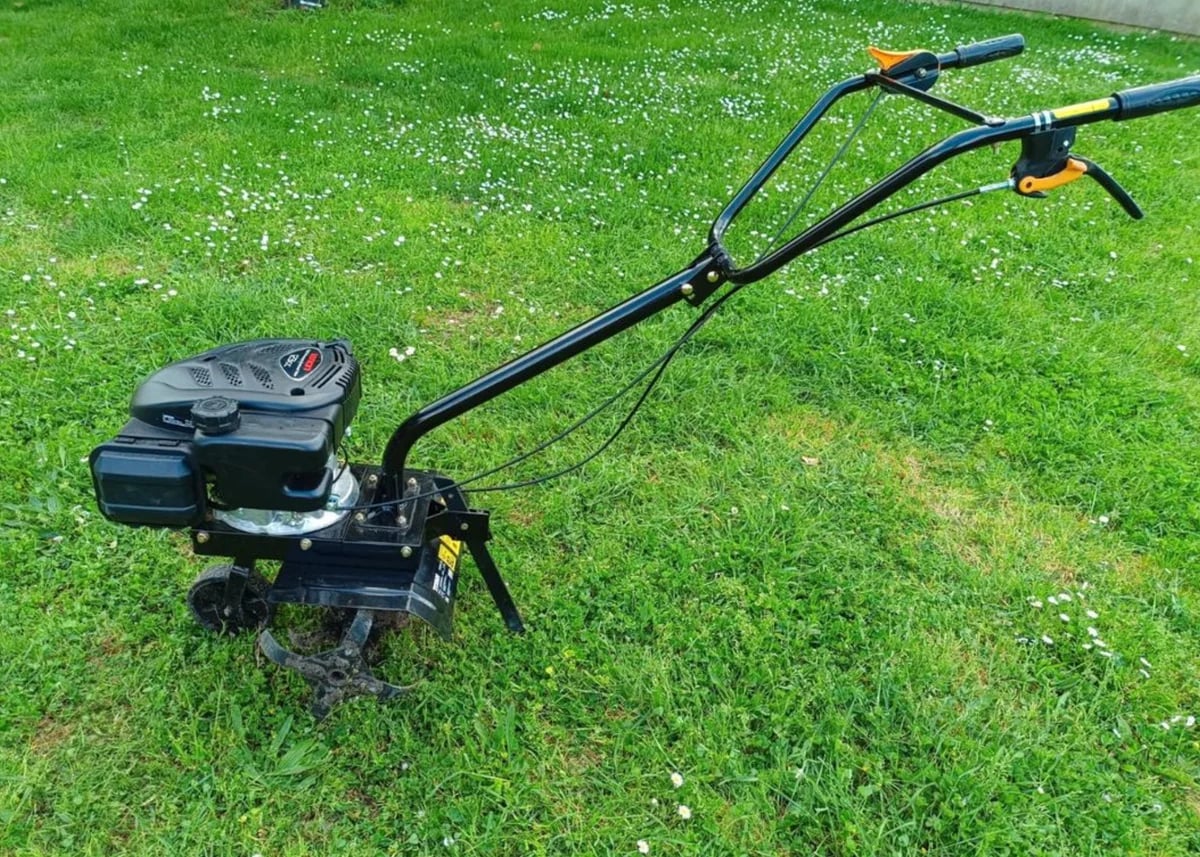 Motoculteur à louer