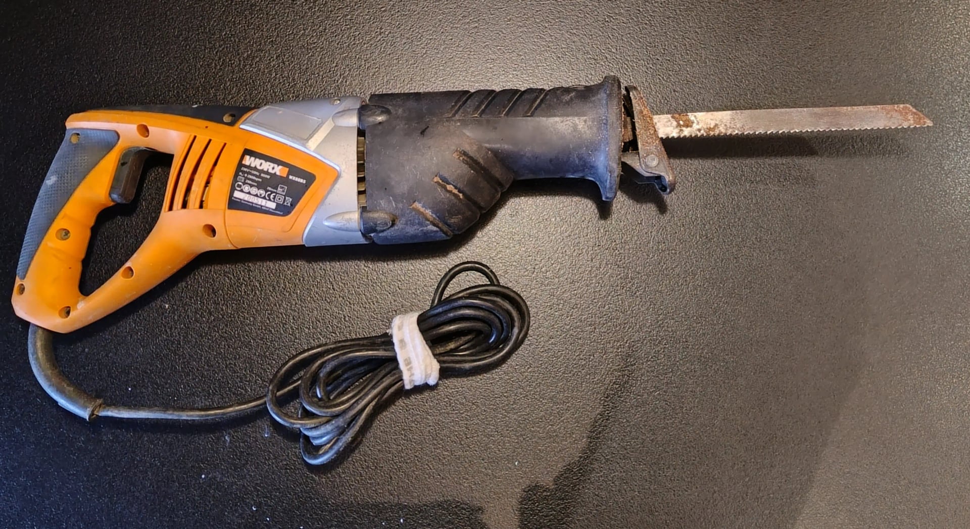 SCIE SABRE ELECTRIQUE