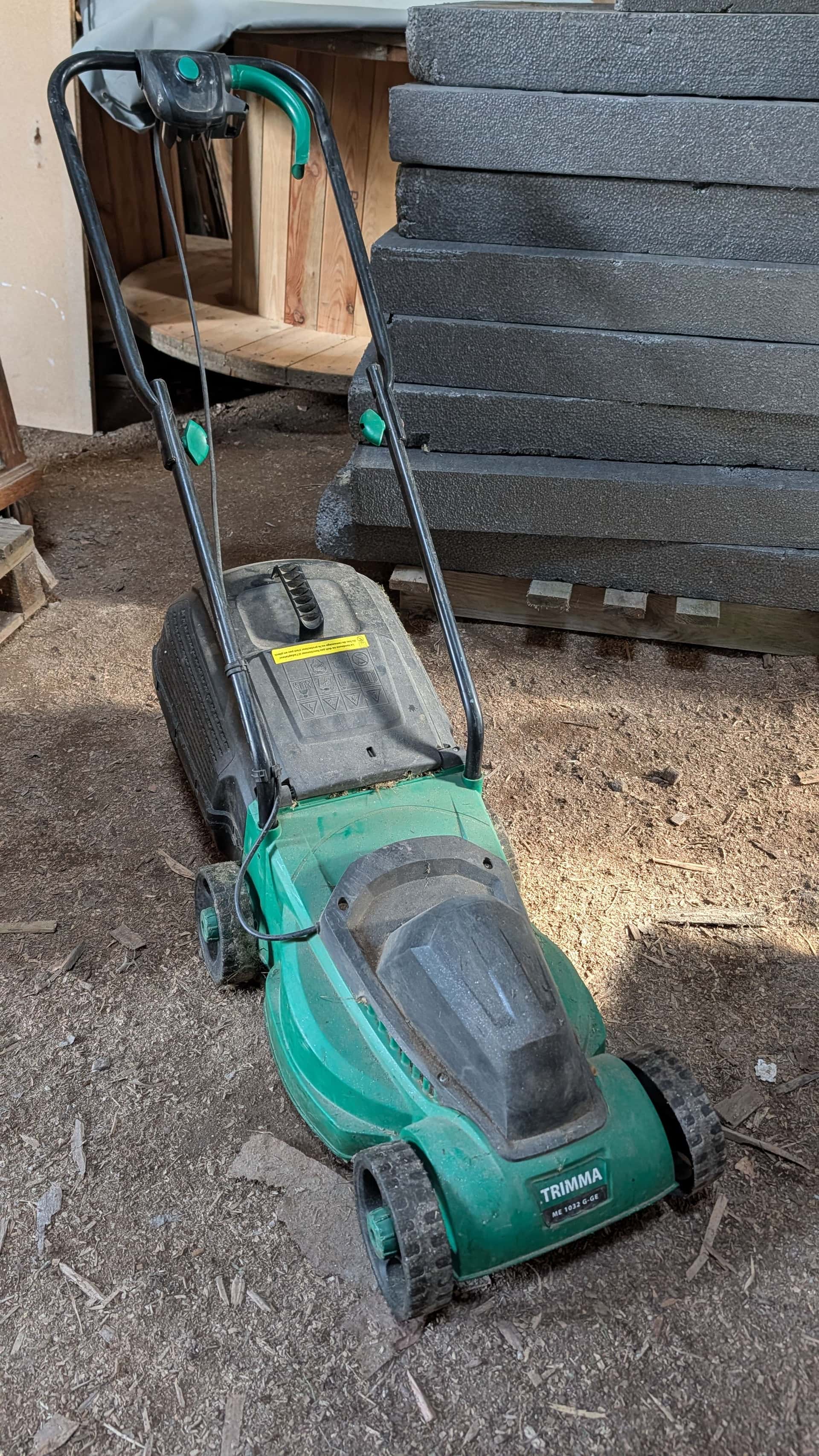 Petite tondeuse à gazon