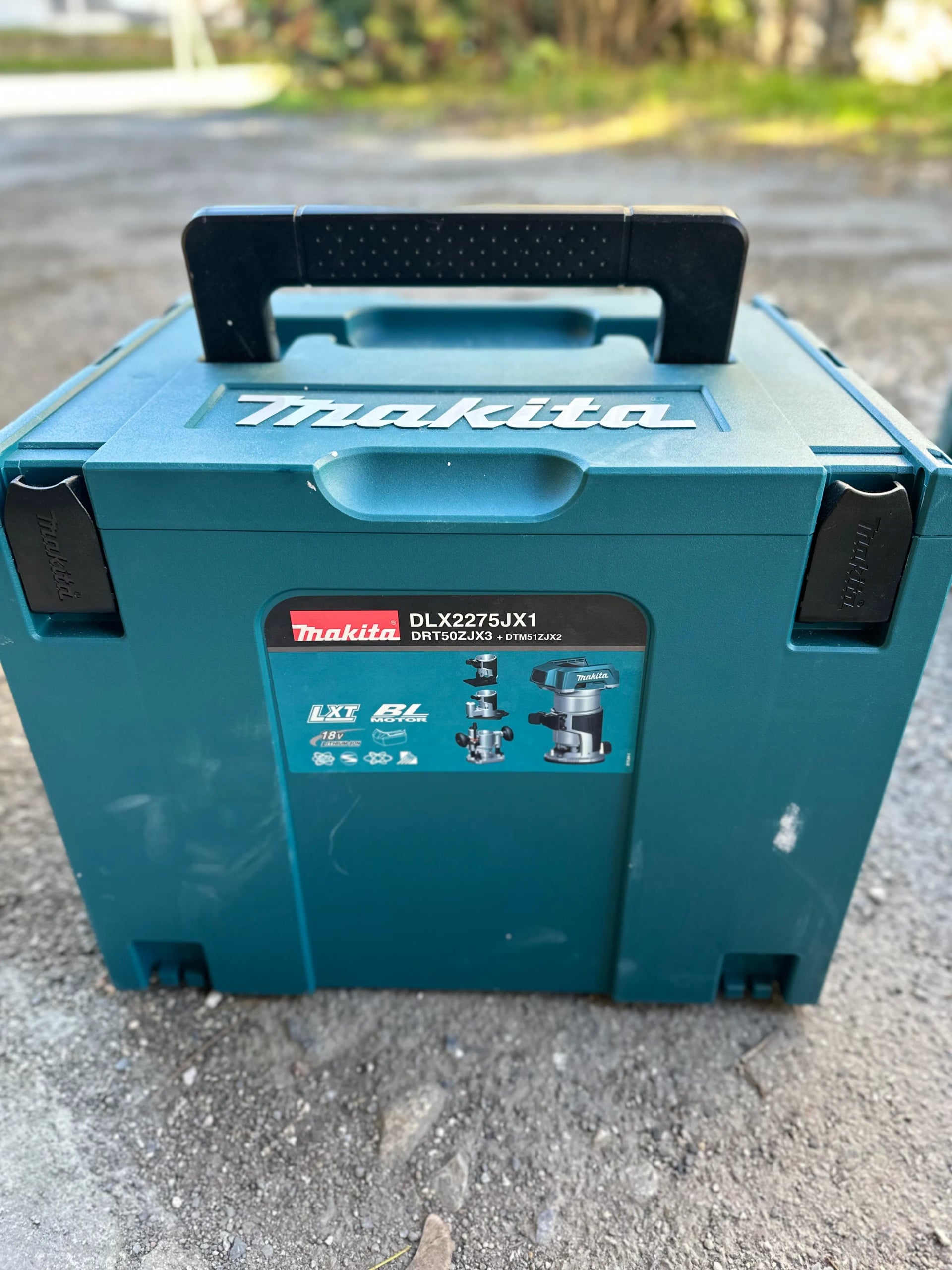 Affleureuse Makita sur batterie