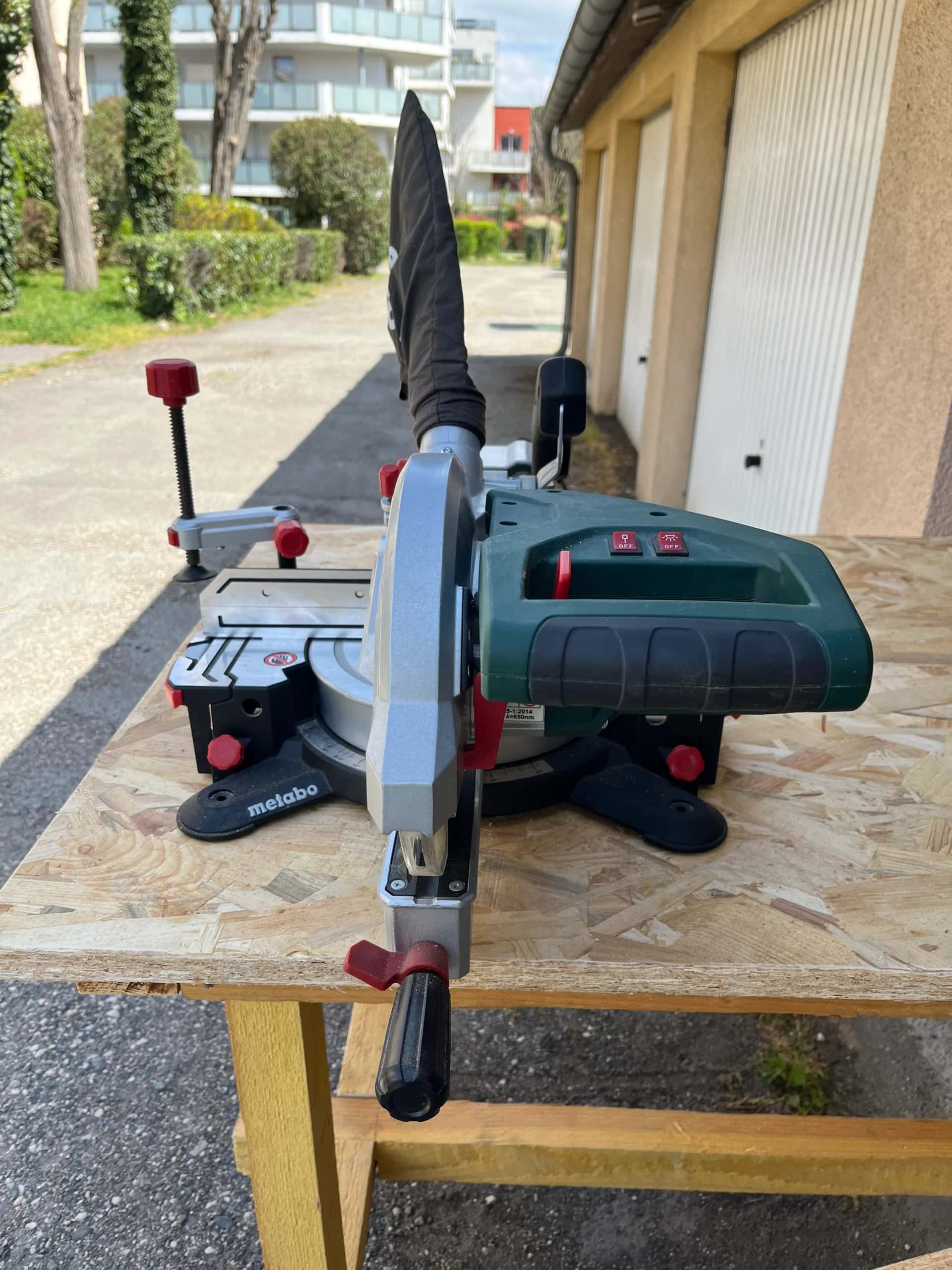 Scie à onglet radiale