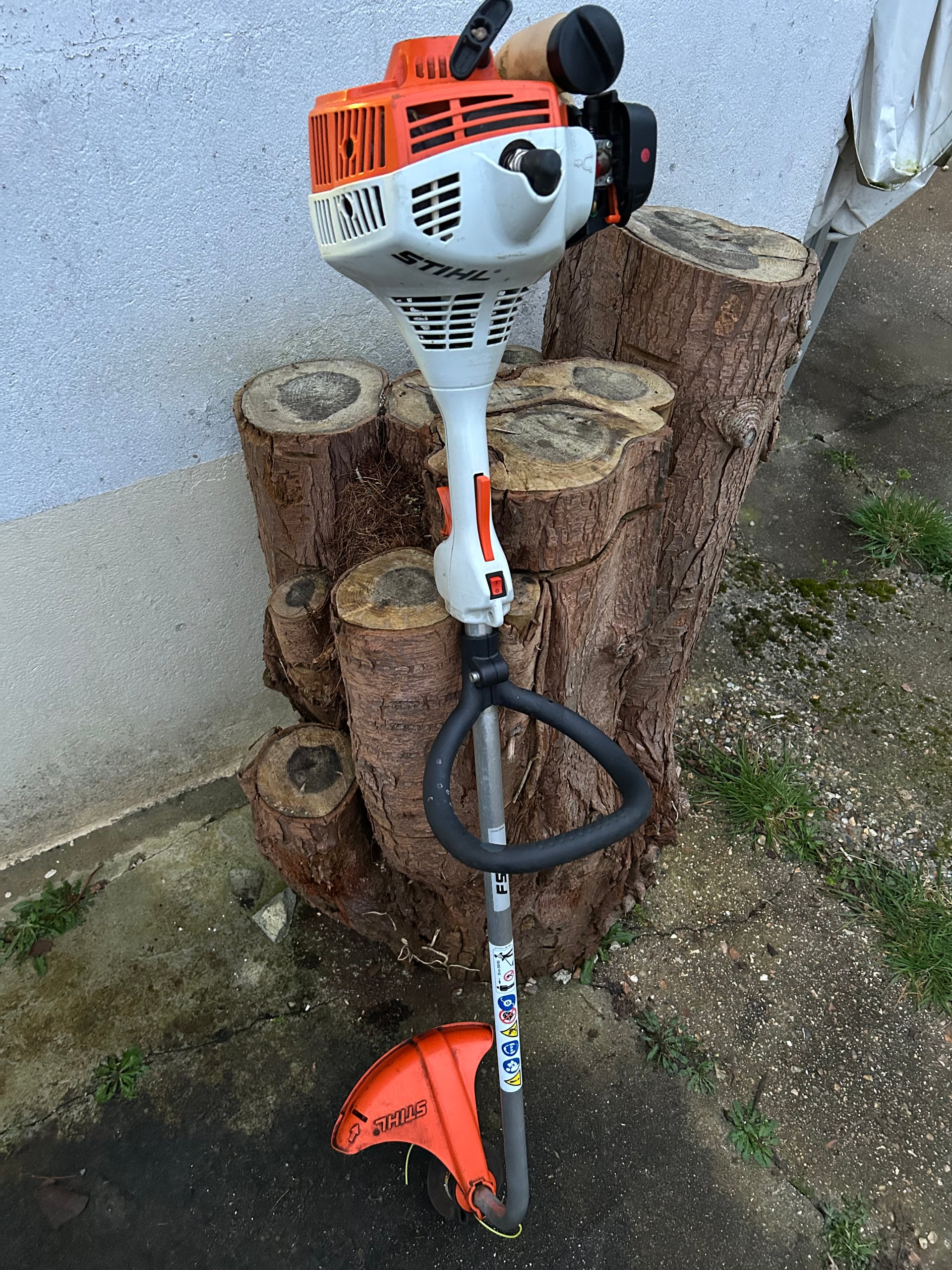 Loue débroussailleuse thermique stihl