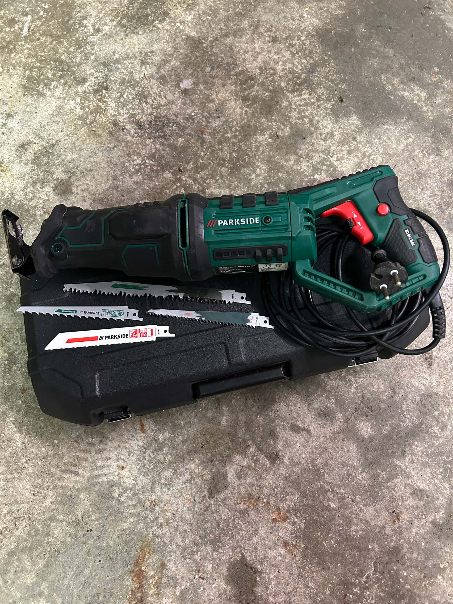 Loue scie sabre filaire