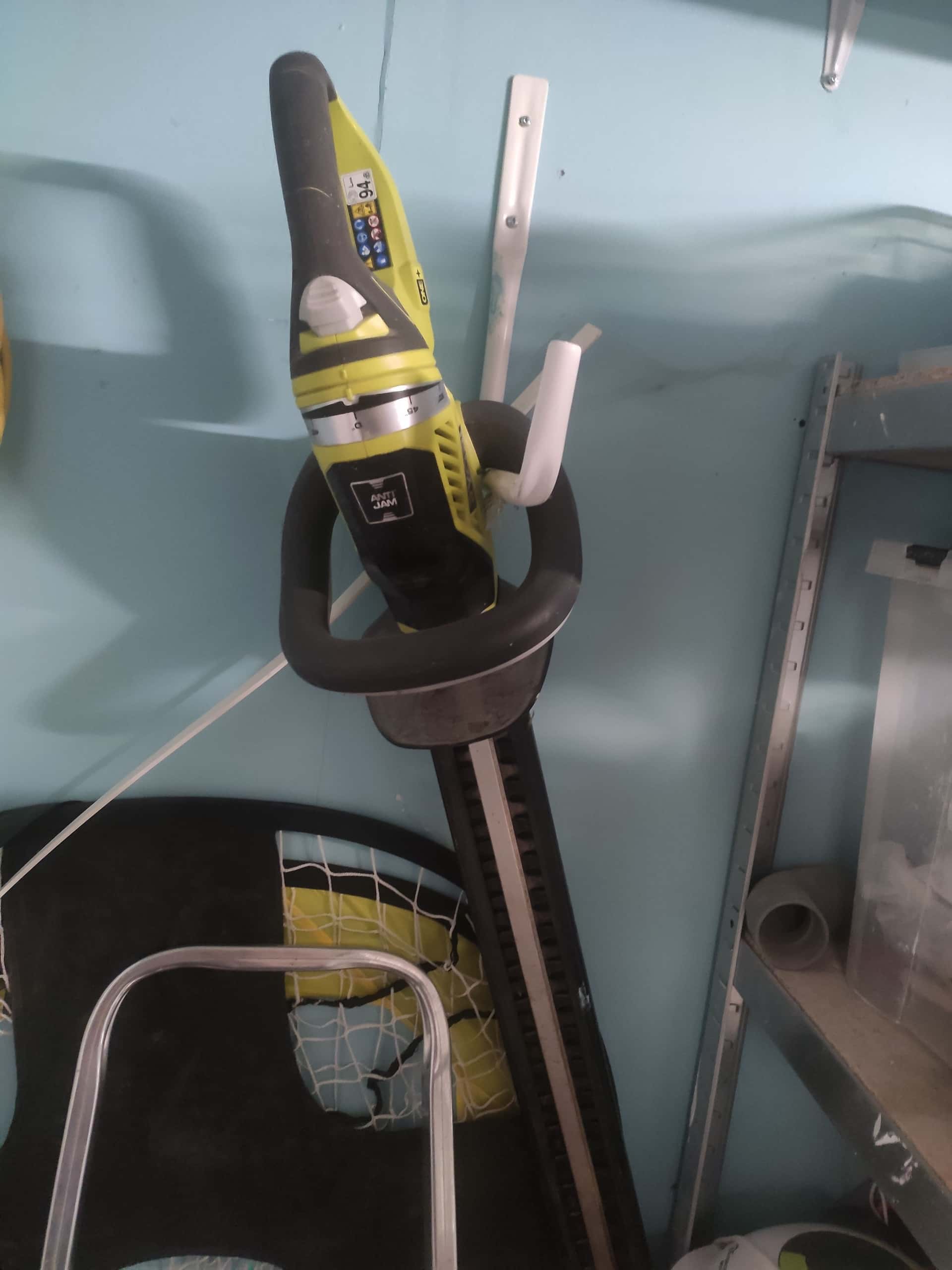 Taille haie électrique