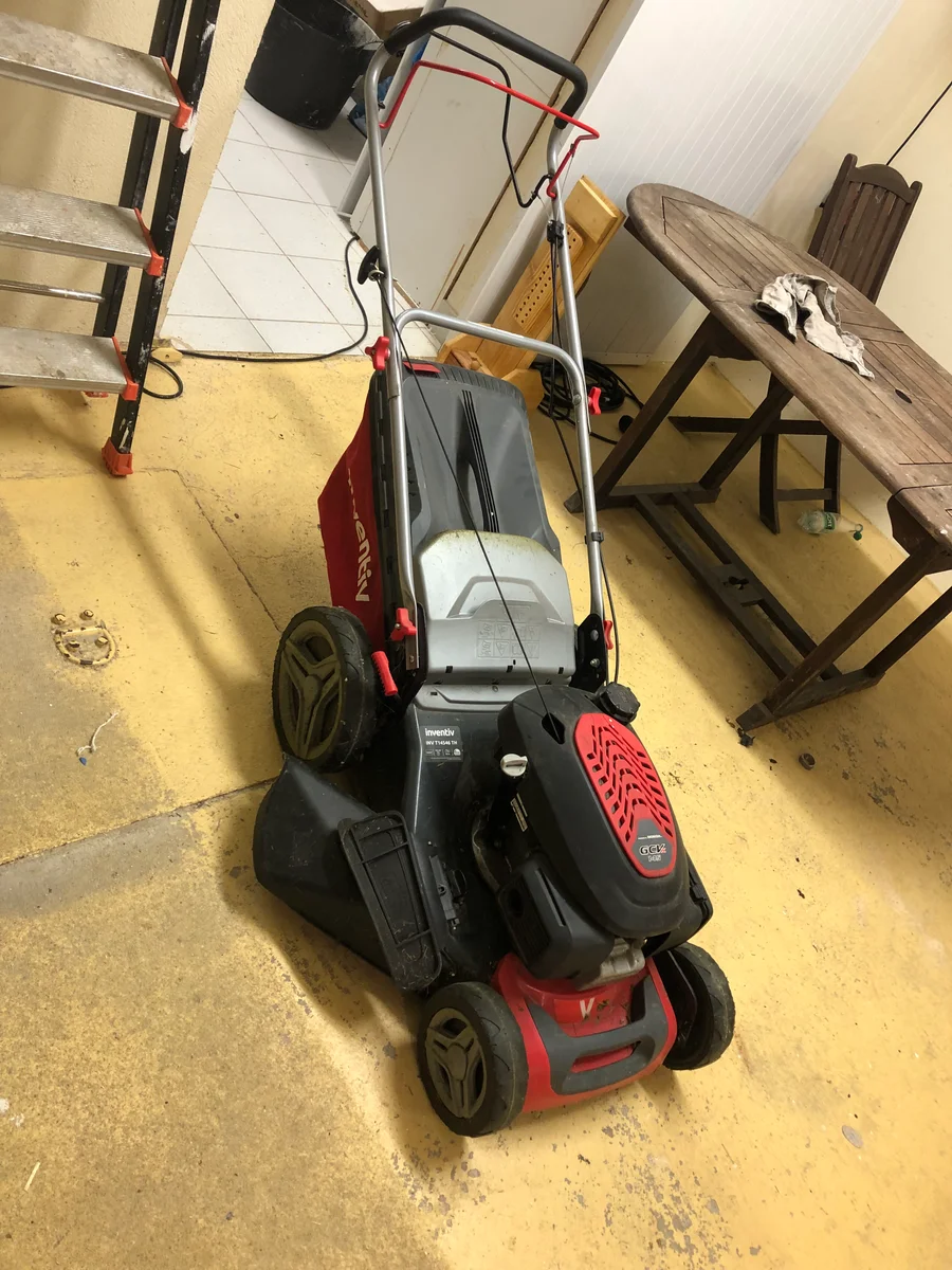 Tondeuse thermique modèle XYZ à louer entre particuliers