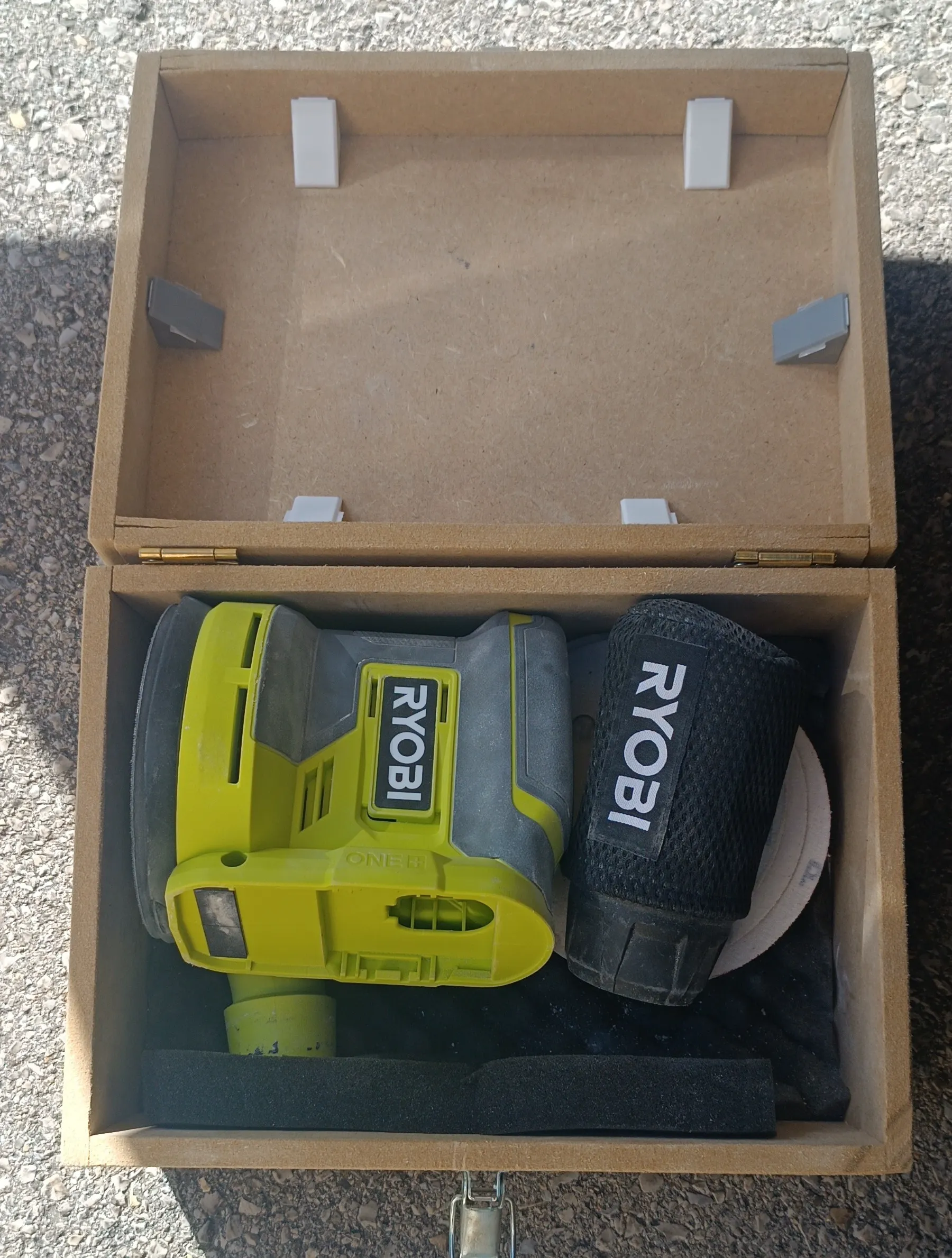 Ponceuse excentrique RYOBI R18 ROS