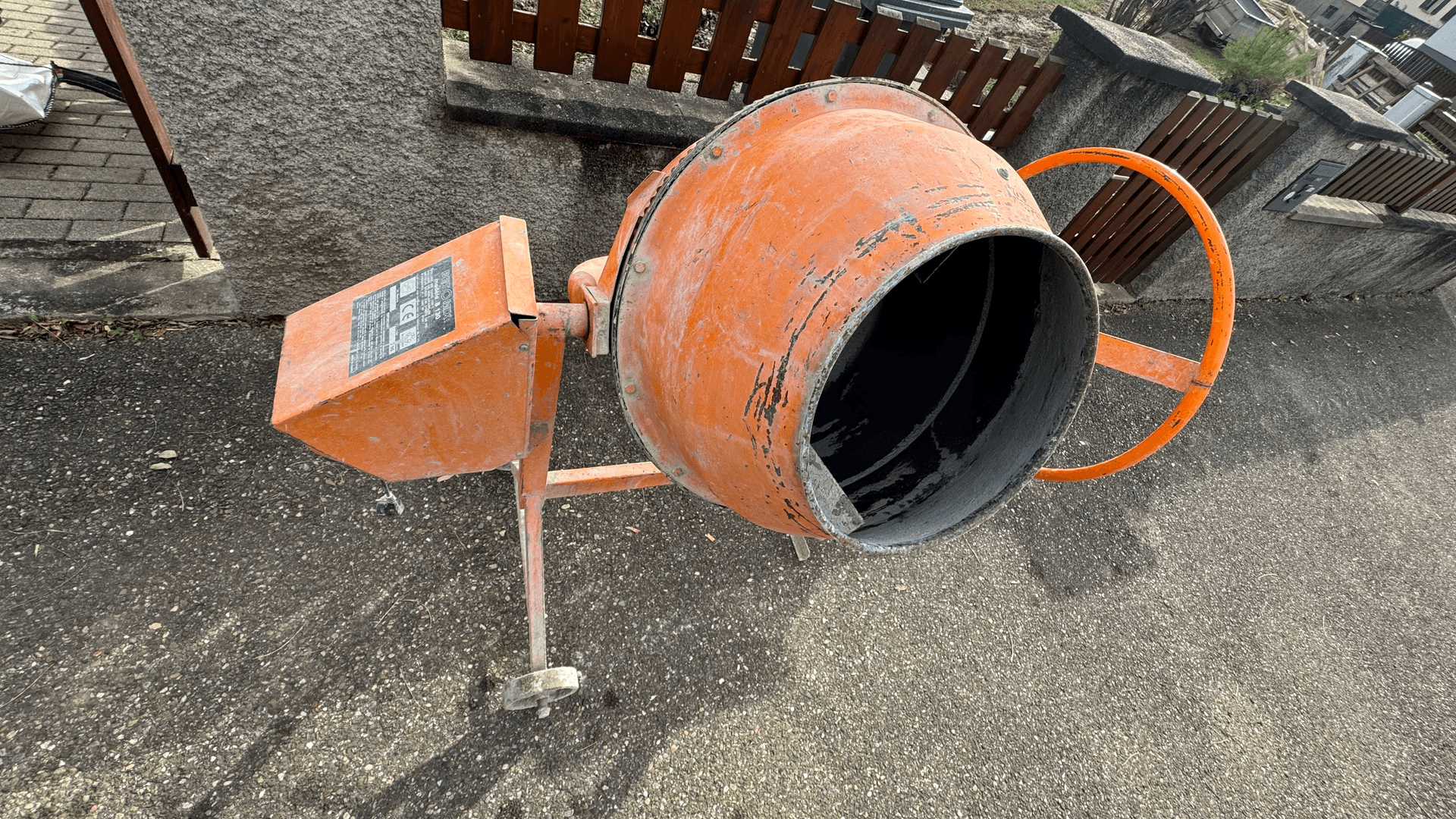 Bétonnière cuve 134L