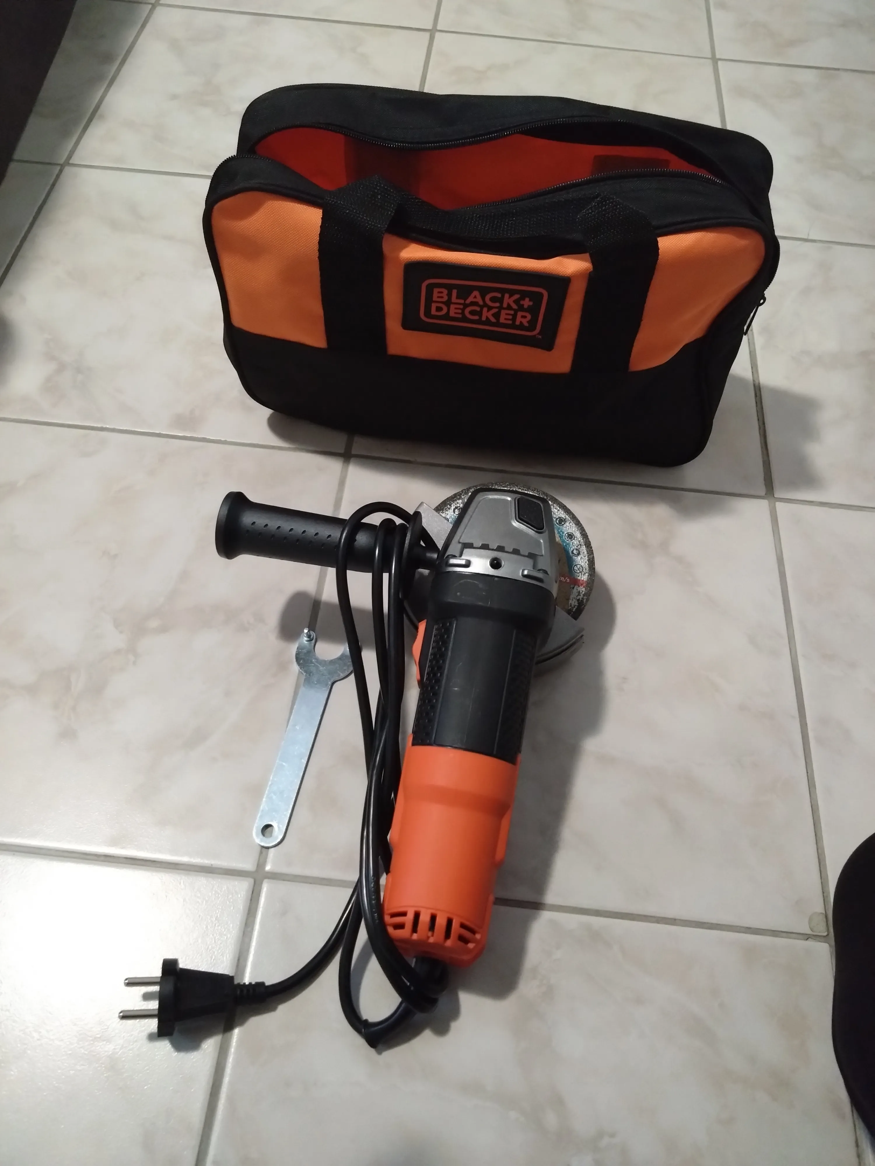 Meuleuse d'angle filaire