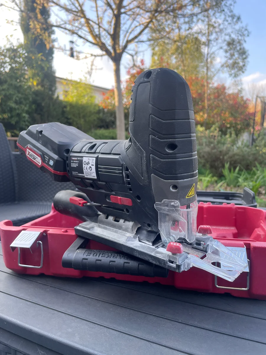 Scie sauteuse sans fil - Parkside