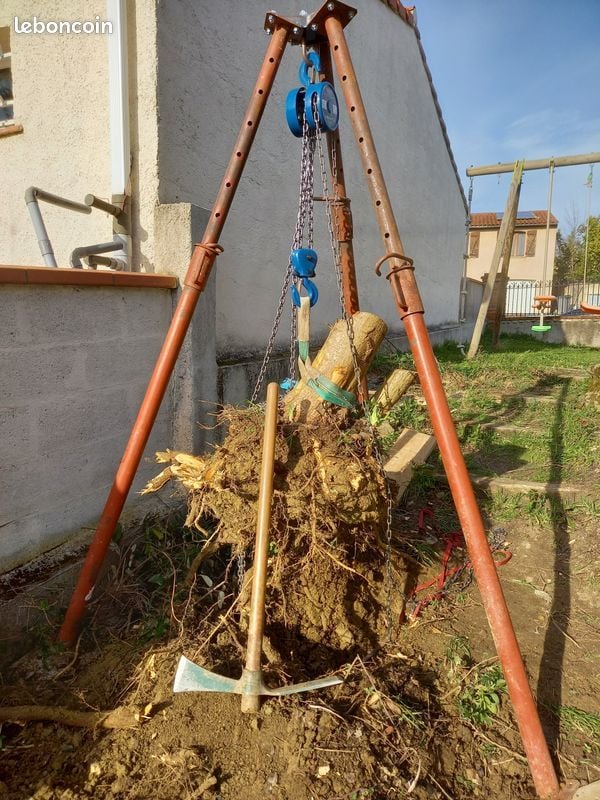 Arrache souche, dessoucheuse