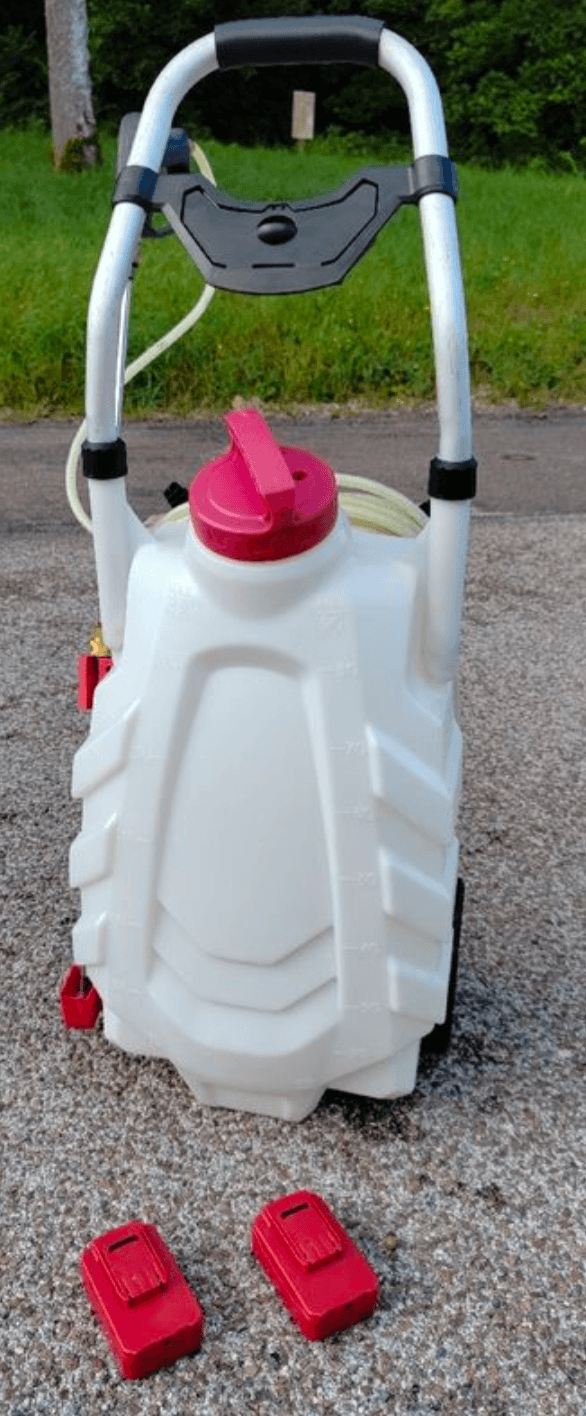 Location pulvérisateur toiture / façade / anti-mousse 30L – batterie – 13m