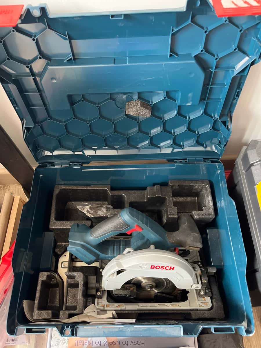 Scie circulaire sans fil Bosch Professional 18V GKS 18V-57G à louer