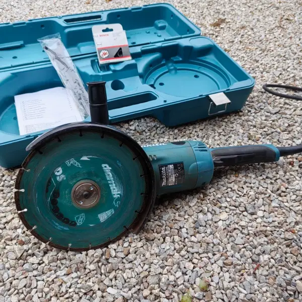 Disqueuse Makita 230 mm
