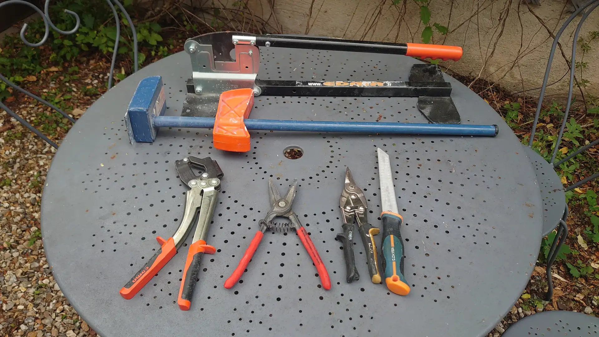 Kit plaquiste EDMA — guillotine à rail, pince à sertir