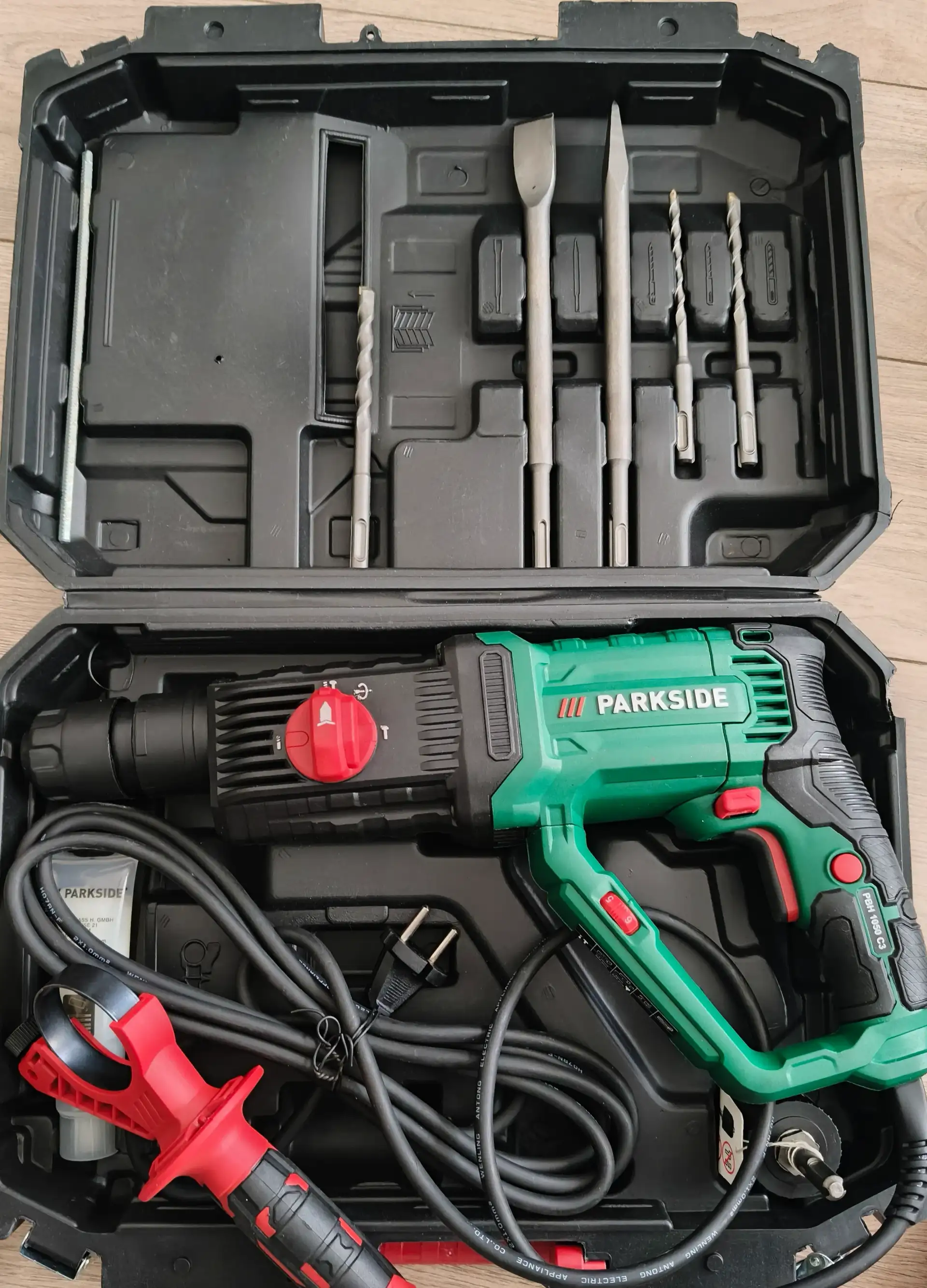 Location perforateur burineur Parkside 1050W + burins et forets — Poissy 78300