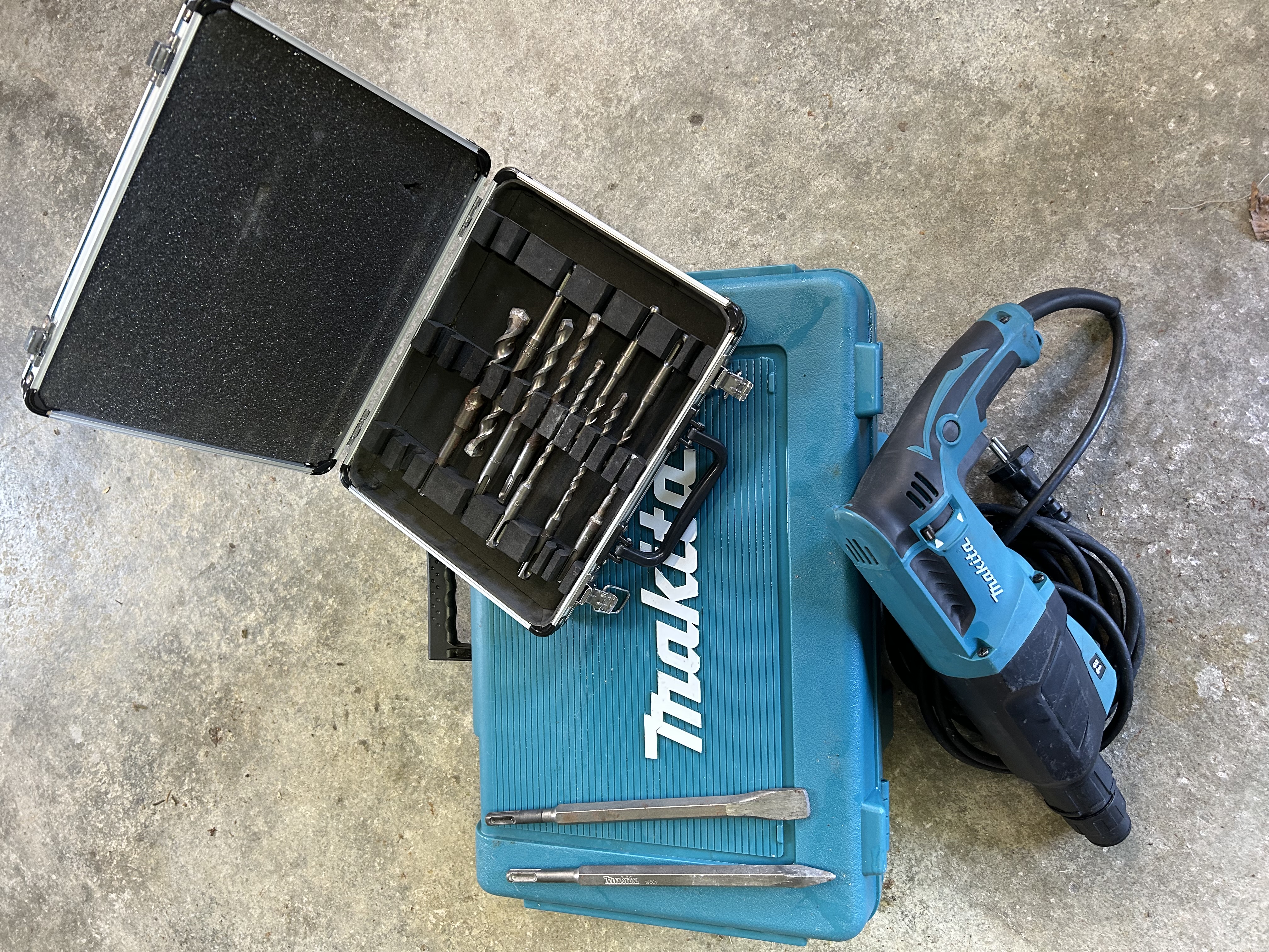 Loue perforateur burineur Makita