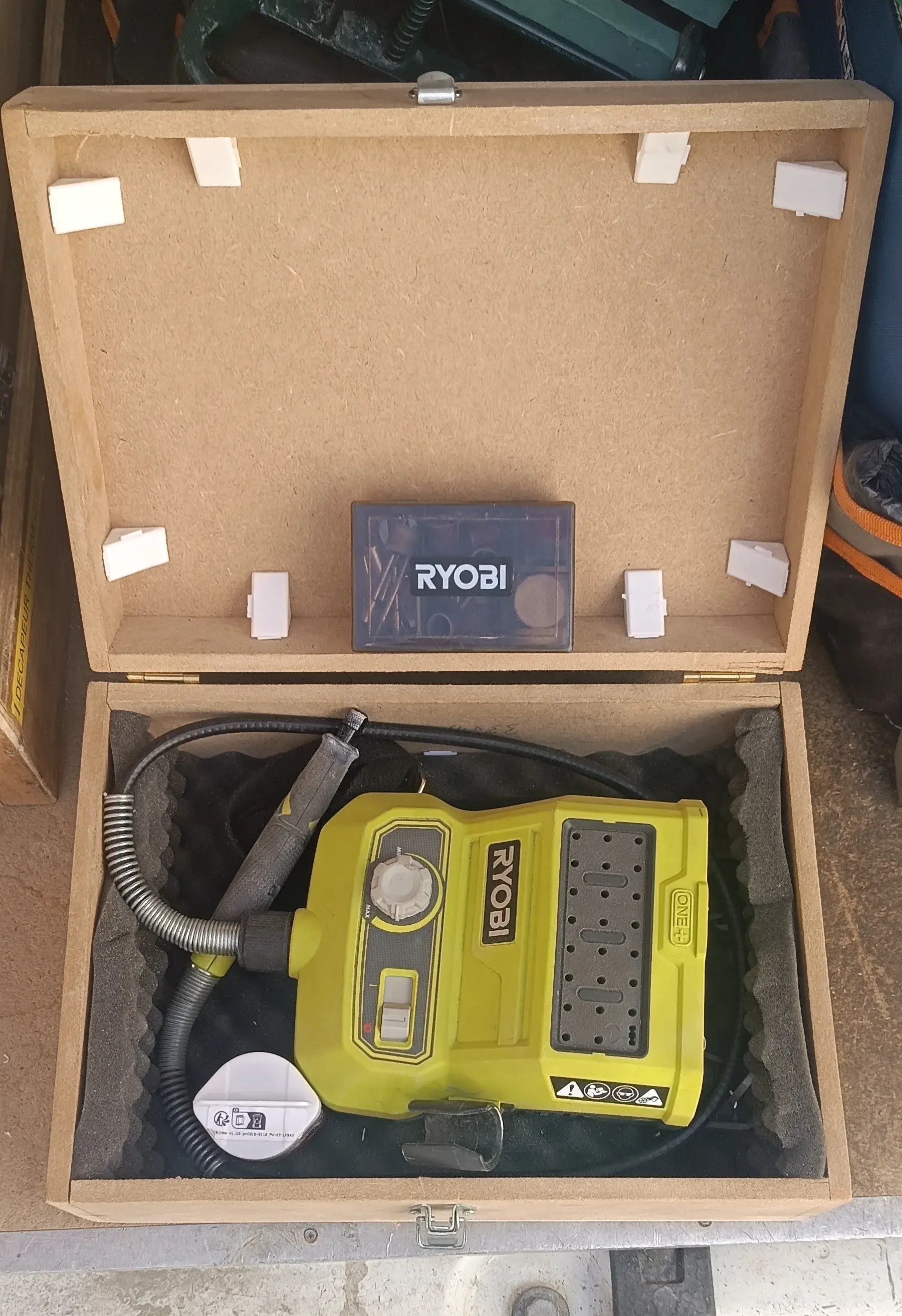 Mini outil multifonctions RYOBI R18 RT