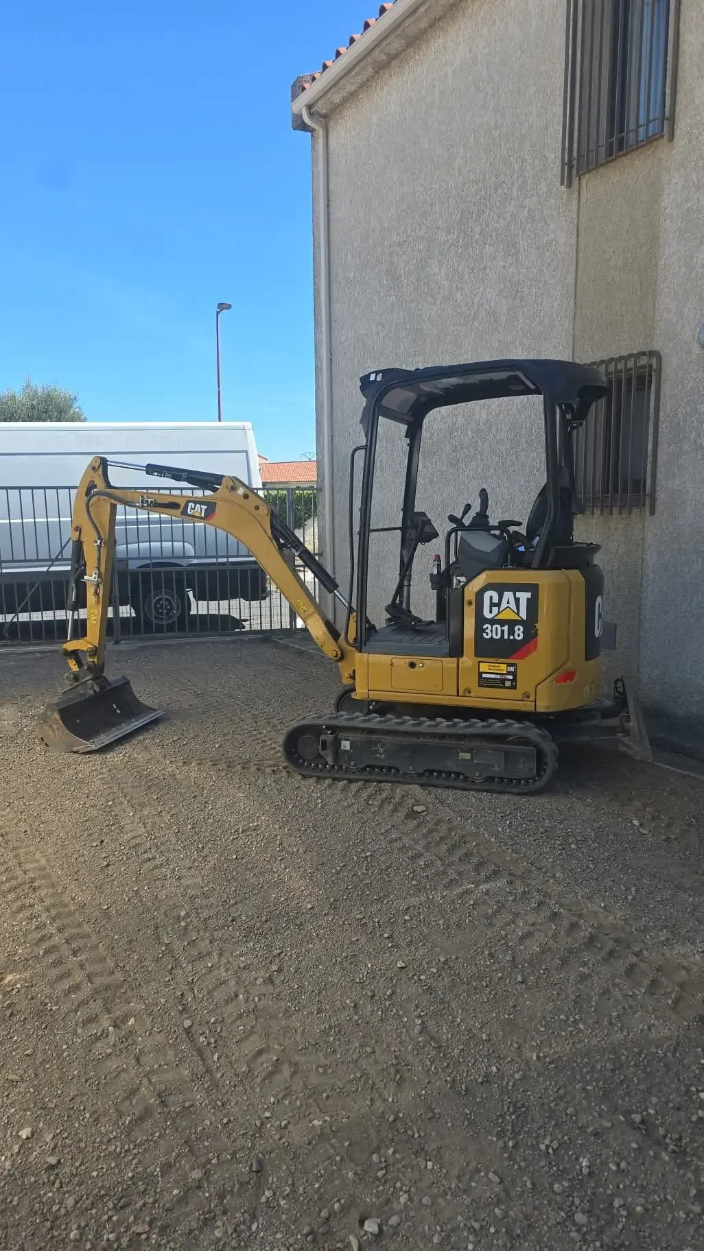 Mini pelle CAT 2T