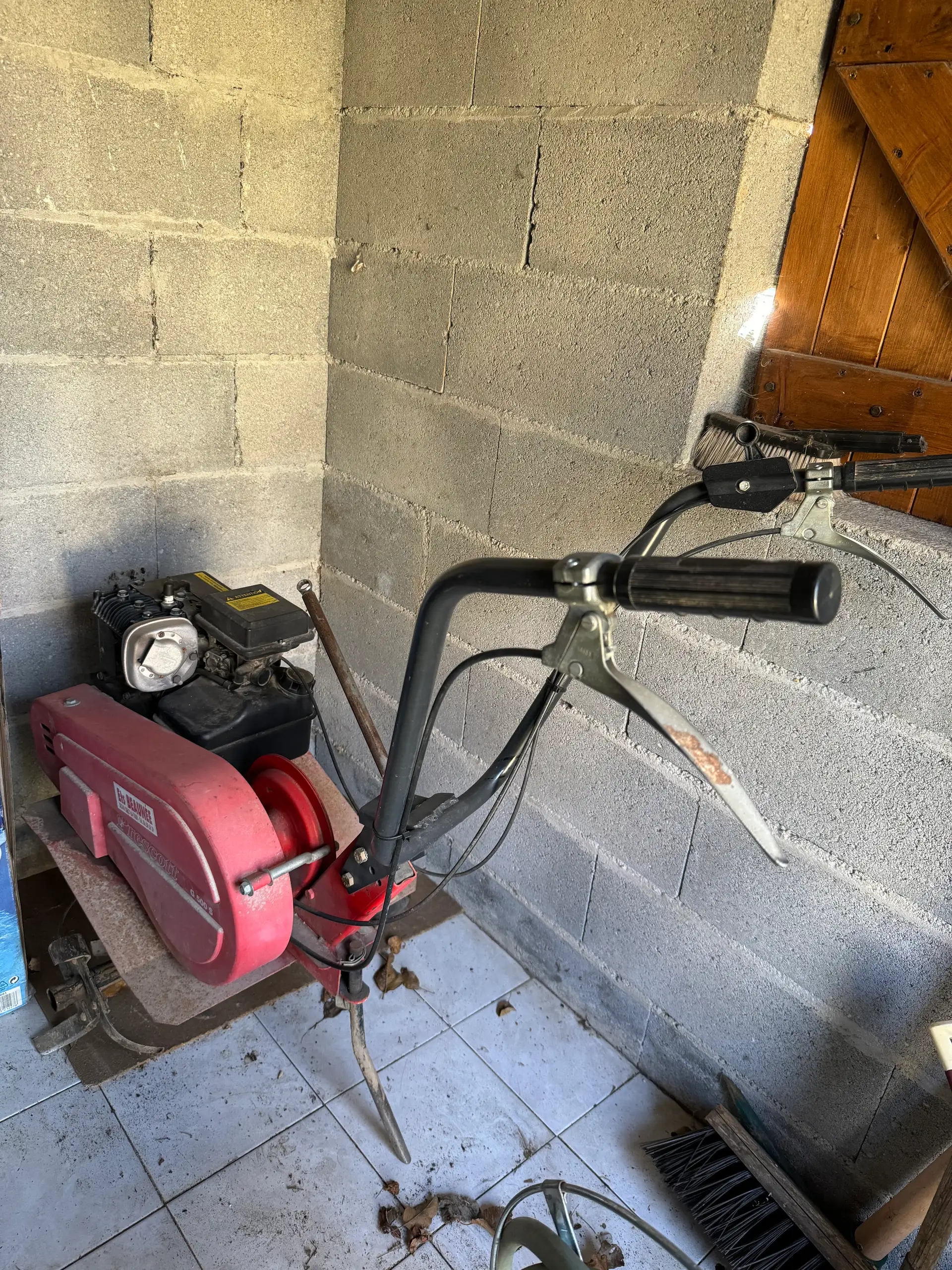 Motobineuse/motoculteur