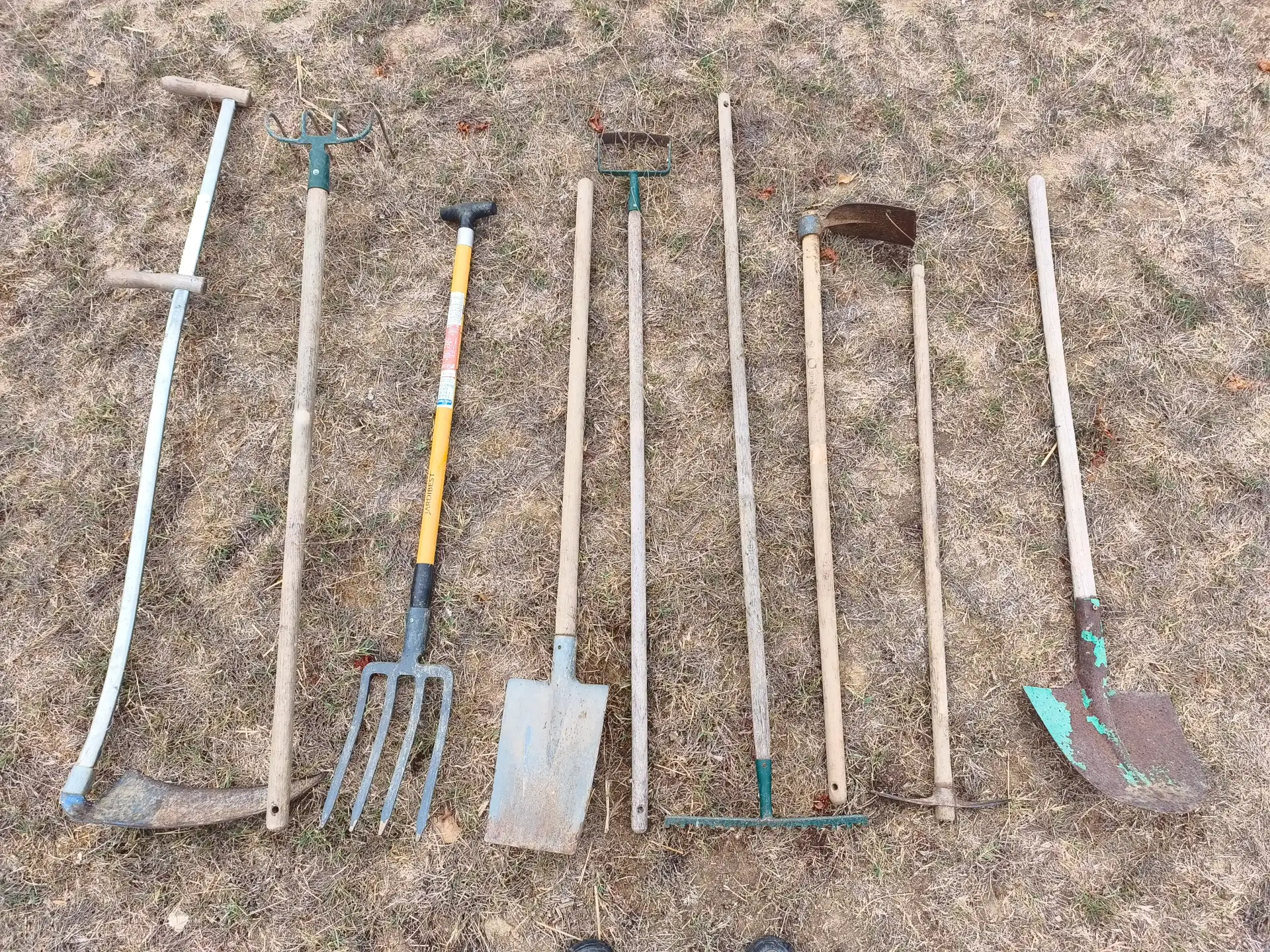 Outils de jardinage au choix