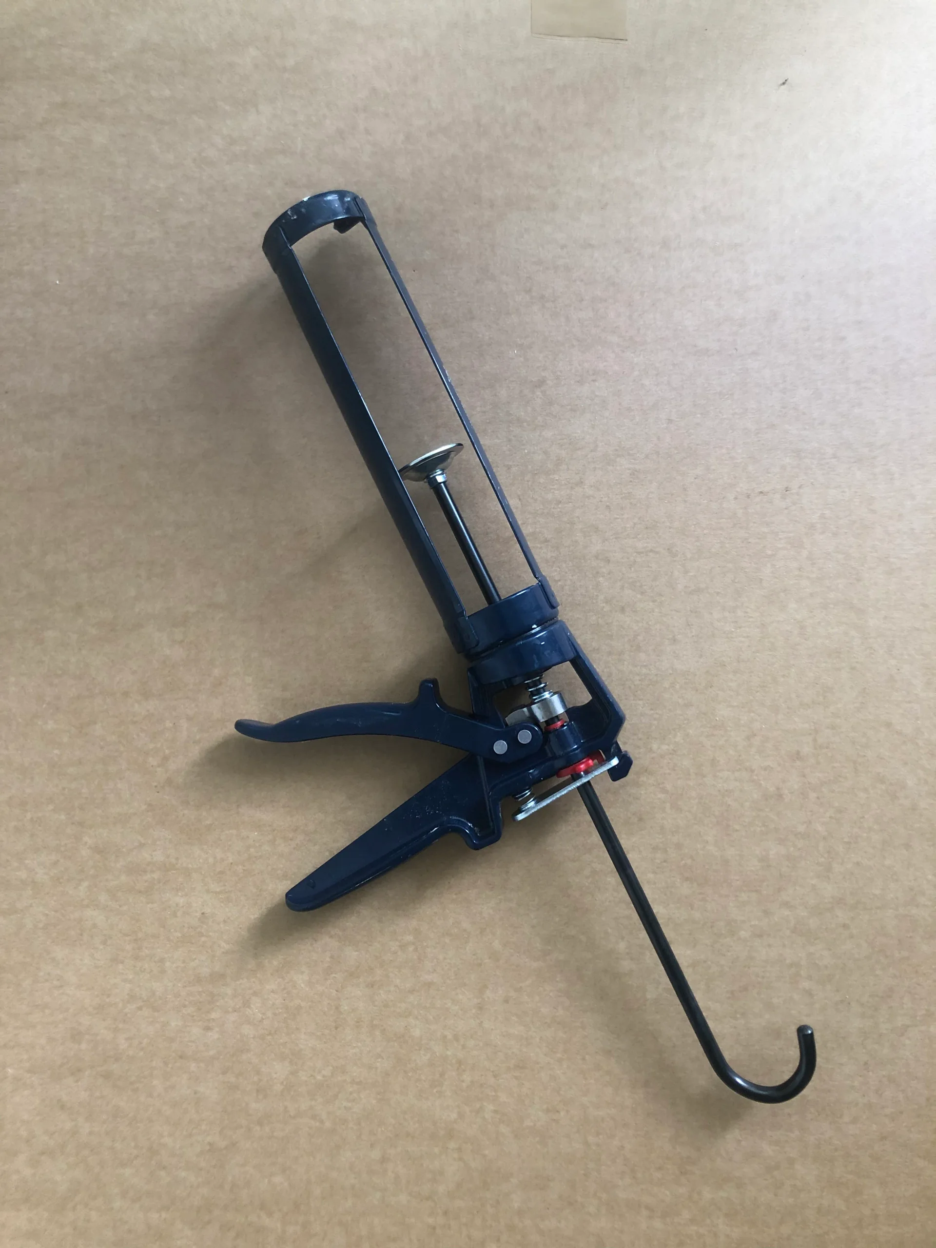 Pistolet à cartouche pour mastic et colle