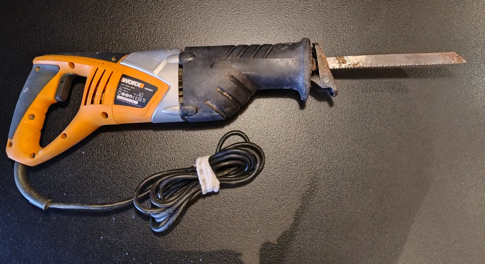 SCIE SABRE ELECTRIQUE