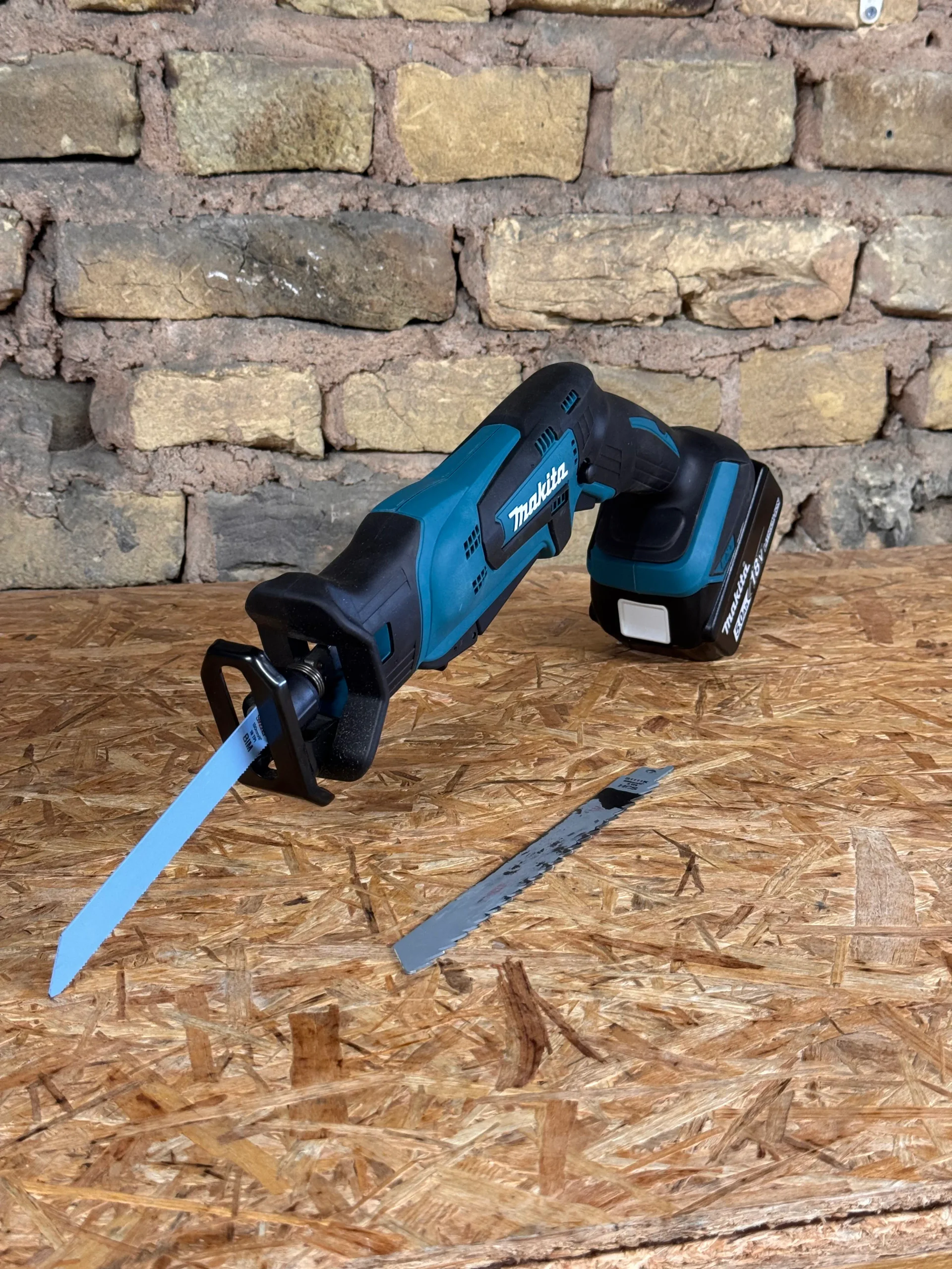 Scie sabre Makita