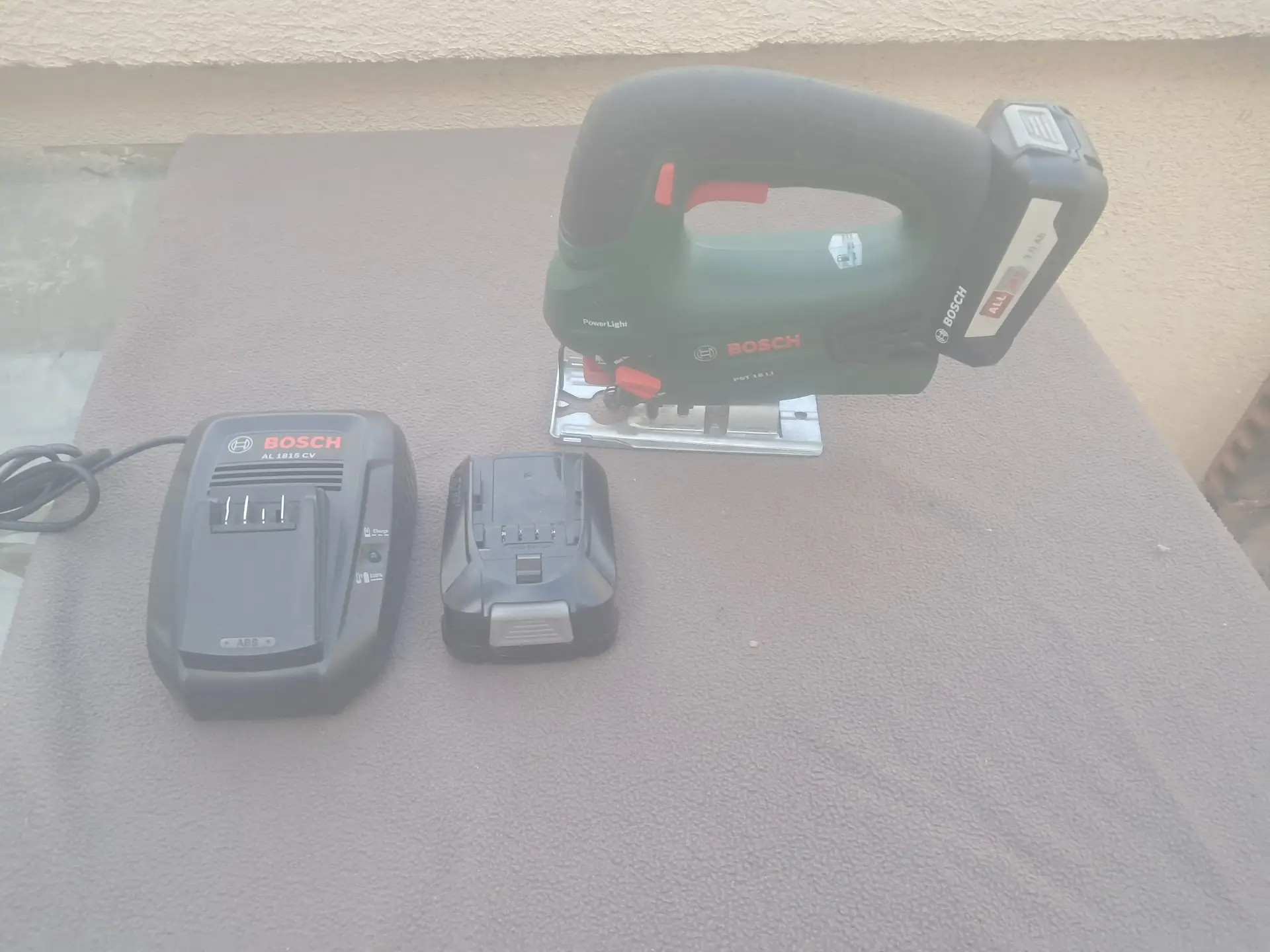 Scie sauteuse bosch  batterie 