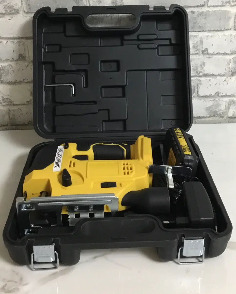 Scie sauteuse sans fil à louer