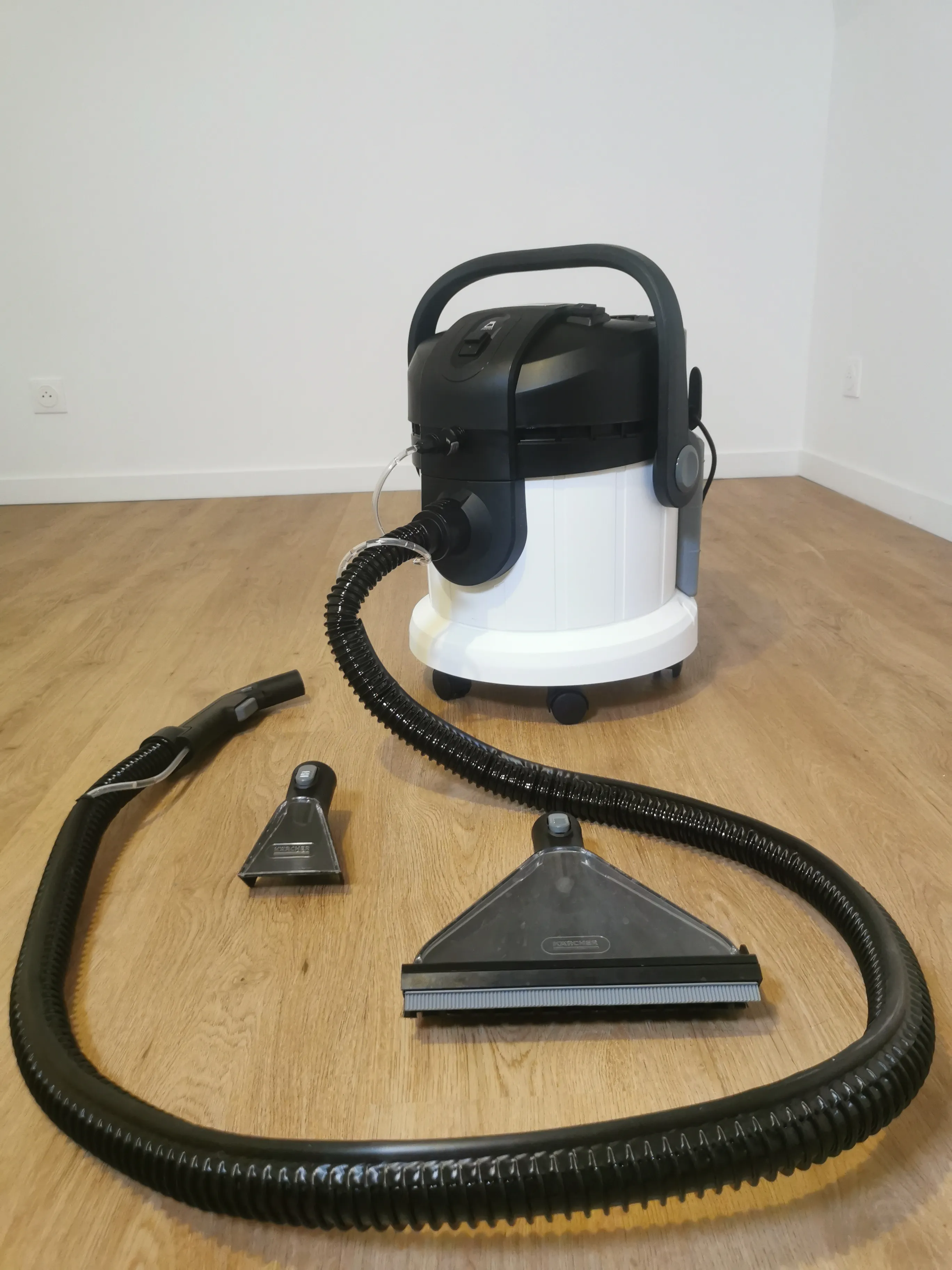 Shampouineuse SE4 Plus Special – Tapis / Canapé / Sièges Auto