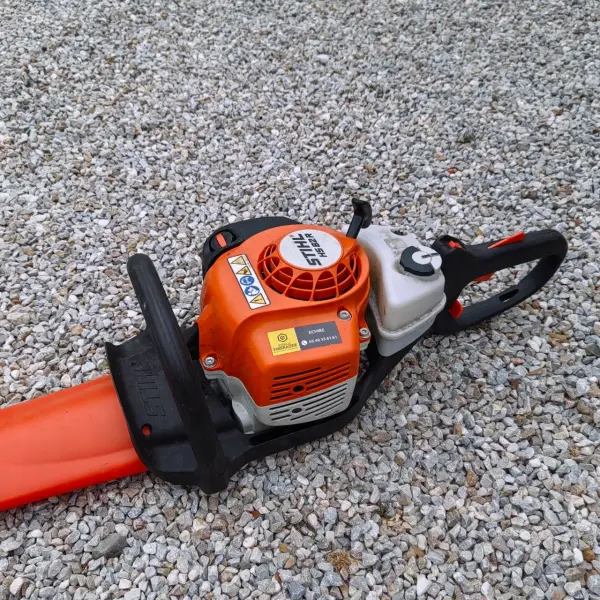 Taille-haie thermique STIHL HS 82 R