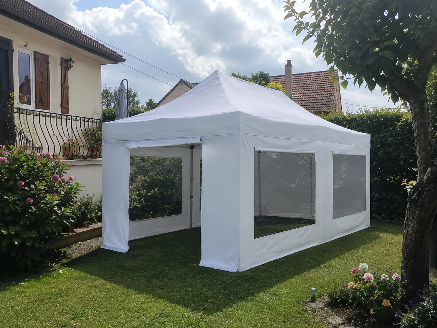 Tente de réception 3x6 m pliable, solide et facilement transportable à Herblay 95