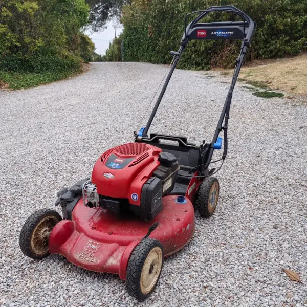 Tondeuse thermique tractée Toro 675 GTS